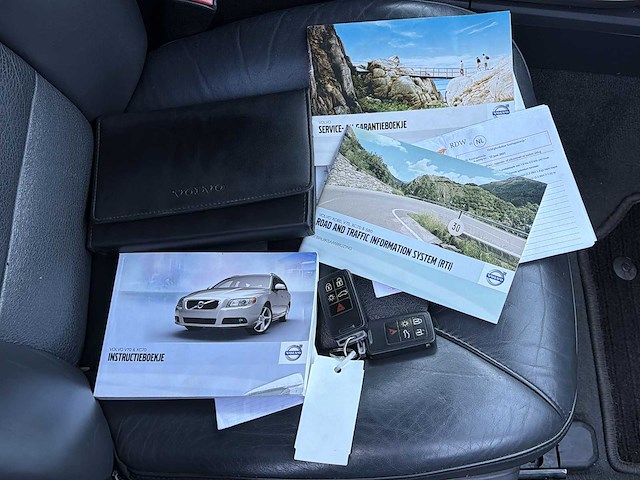 Volvo v70 2.0t momentum 2010 | 34-lpl-8 i - afbeelding 27 van  34