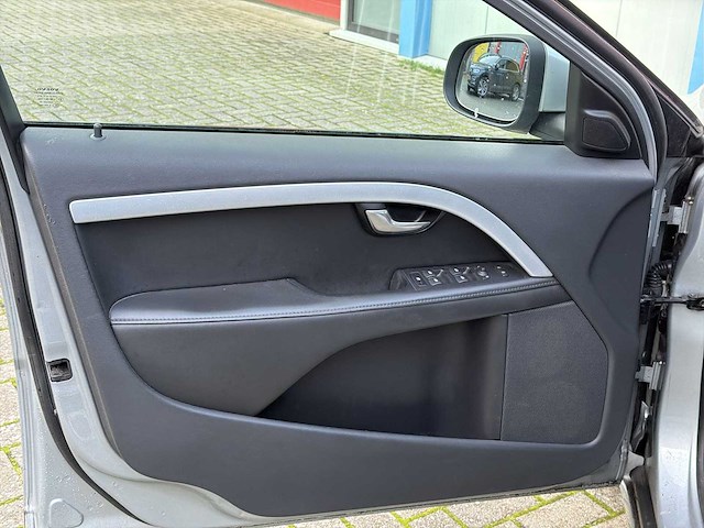 Volvo v70 2.0t r-edition 2010 | 81-npb-4 i - afbeelding 2 van  32