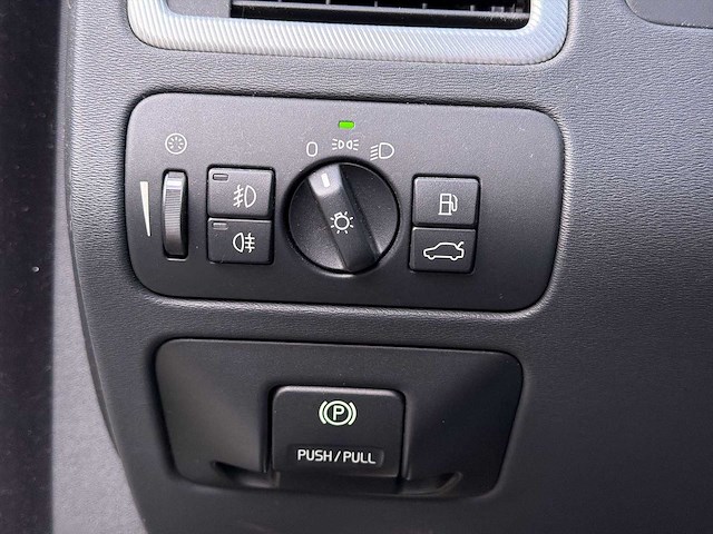 Volvo v70 2.0t r-edition 2010 | 81-npb-4 i - afbeelding 4 van  32