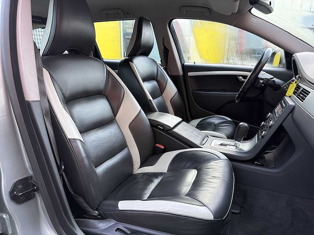 Volvo v70 2.0t r-edition 2010 | 81-npb-4 i - afbeelding 25 van  32