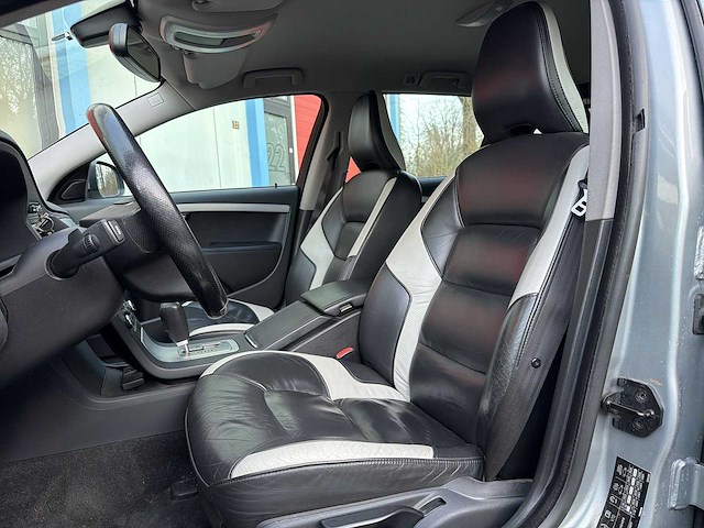 Volvo v70 2.0t r-edition 2010 | 81-npb-4 i - afbeelding 27 van  32