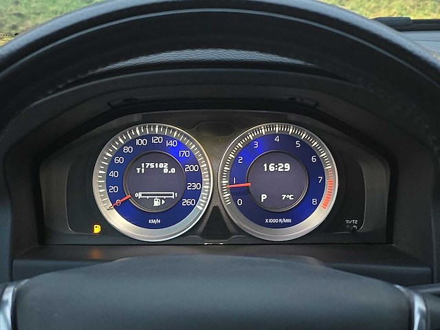 Volvo v70 2.0t r-edition 2011 | 02-pvb-1 - afbeelding 4 van  30