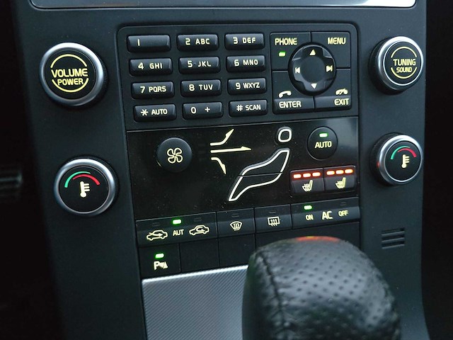 Volvo v70 2.0t r-edition 2011 | 02-pvb-1 - afbeelding 11 van  30