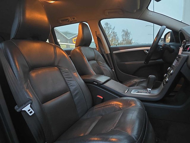 Volvo v70 2.0t r-edition 2011 | 02-pvb-1 - afbeelding 18 van  30