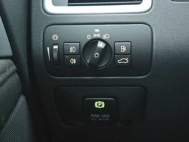 Volvo v70 2.0t r-edition 2011 | 02-pvb-1 - afbeelding 27 van  30