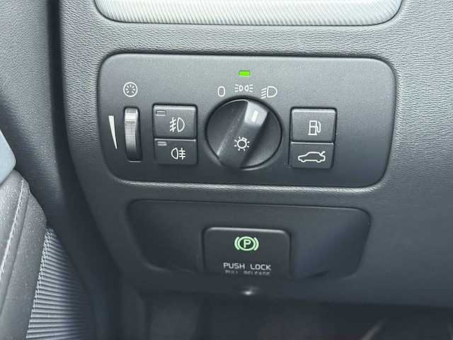 Volvo v70 2.0t r-edition 2011 | 92-ptj-8 i - afbeelding 10 van  35