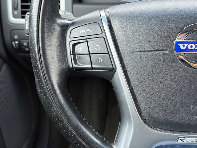 Volvo v70 2.0t r-edition 2011 | 92-ptj-8 i - afbeelding 11 van  35