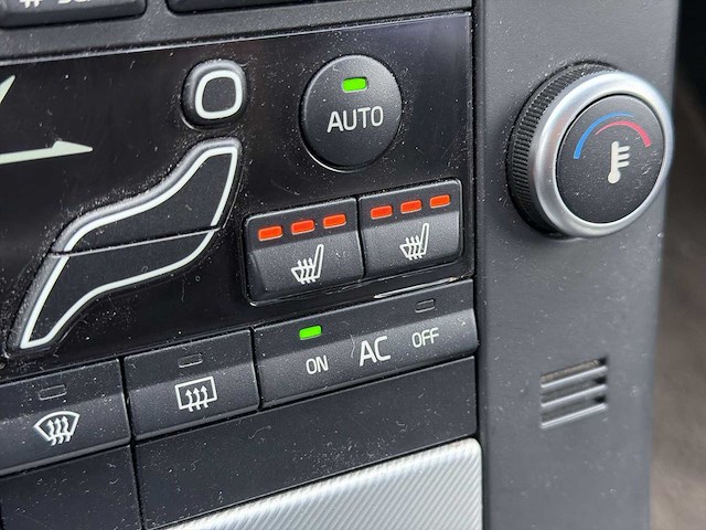 Volvo v70 2.0t r-edition 2011 | 92-ptj-8 i - afbeelding 16 van  35