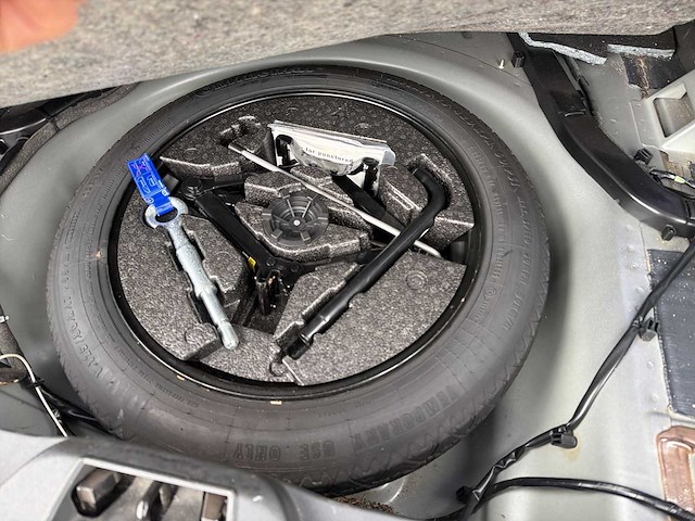 Volvo v70 2.0t r-edition 2011 | 92-ptj-8 i - afbeelding 19 van  35