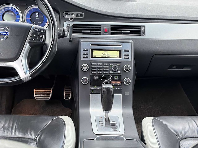 Volvo v70 2.0t r-edition 2011 | 92-ptj-8 i - afbeelding 26 van  35