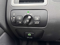 Volvo v70 2.0t r-edition; 29-rgn-5 - afbeelding 5 van  15
