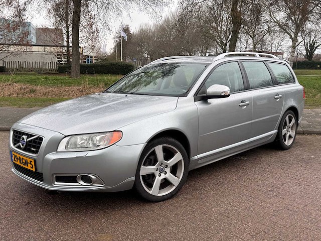 Volvo v70 2.0t r-edition; 29-rgn-5 - afbeelding 1 van  15