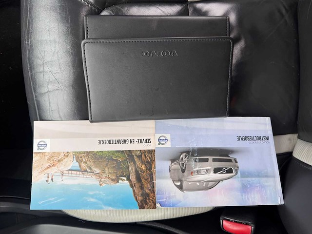 Volvo v70 2.0t r-edition; 29-rgn-5 - afbeelding 2 van  4