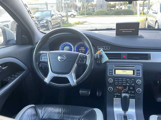 Volvo v70 2.0t r-edition | 31-nzr-5 - afbeelding 31 van  33