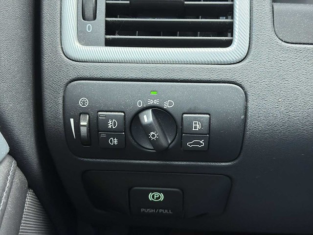 Volvo v70 2.0t r-edition | 32-nzz-9 i - afbeelding 10 van  31