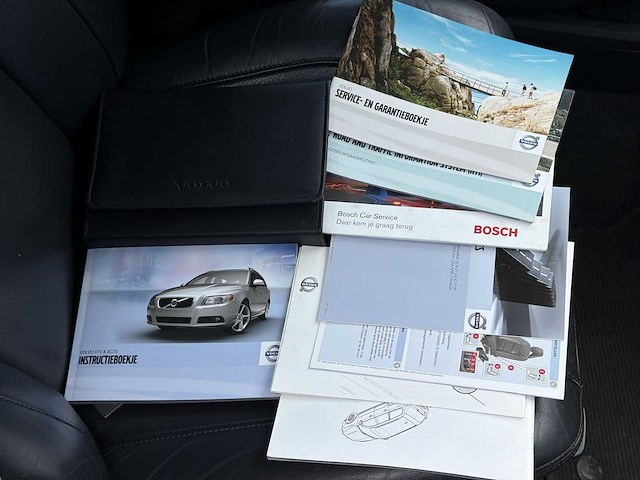 Volvo v70 2.0t r-edition | 32-nzz-9 i - afbeelding 25 van  31