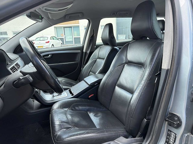 Volvo v70 2.0t r-edition | 32-nzz-9 i - afbeelding 22 van  31