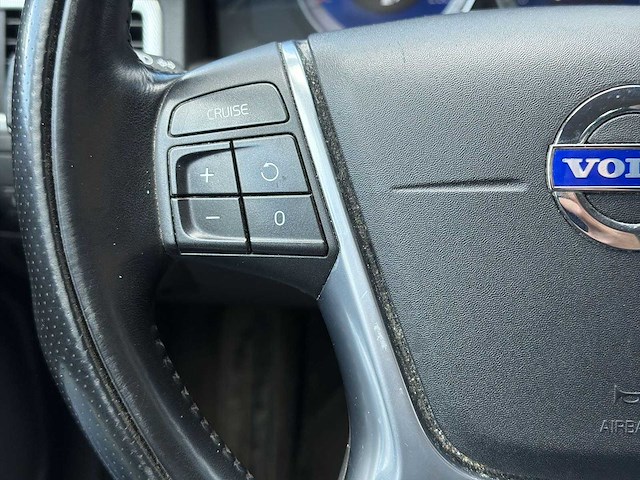 Volvo v70 2.0t r-edition | 32-nzz-9 i - afbeelding 1 van  30