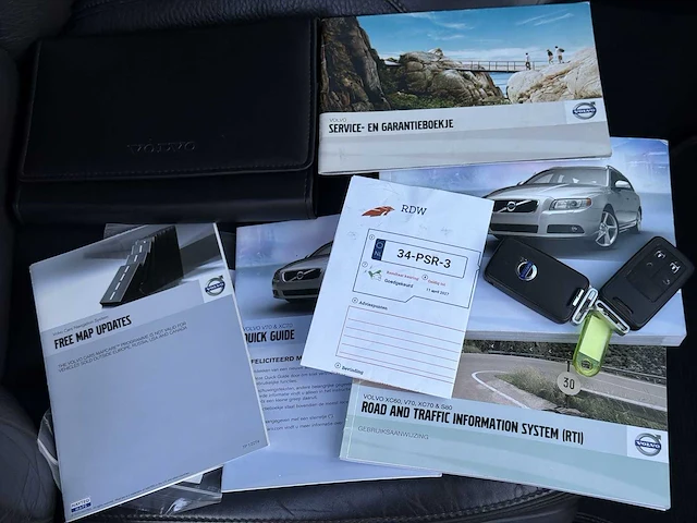 Volvo v70 2.0t r-edition | 34-psr-3 i - afbeelding 27 van  34