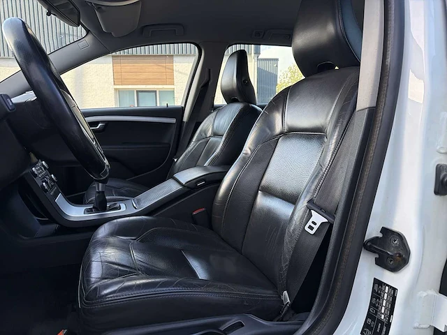 Volvo v70 2.0t r-edition | 34-psr-3 i - afbeelding 29 van  34