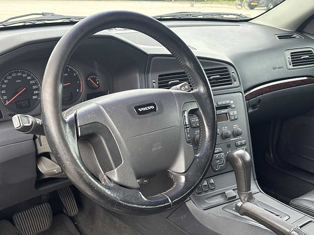 Volvo v70 2.3 t5 geartronic | 70-gl-hd i - afbeelding 32 van  37