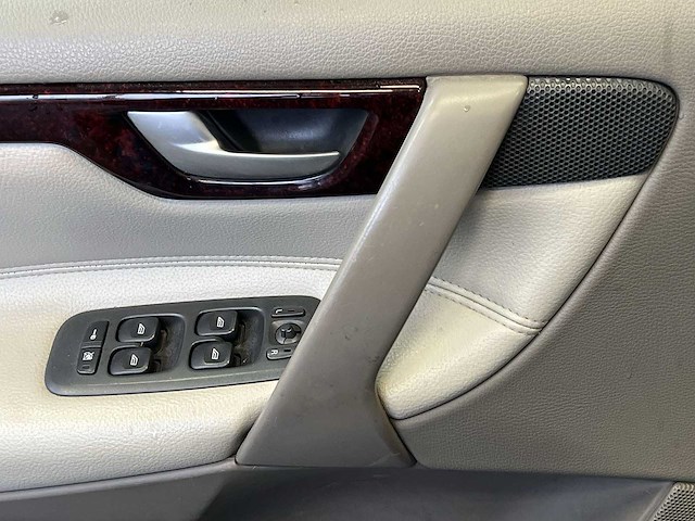 Volvo v70 2.4 benzine | tj-306-j - afbeelding 2 van  35