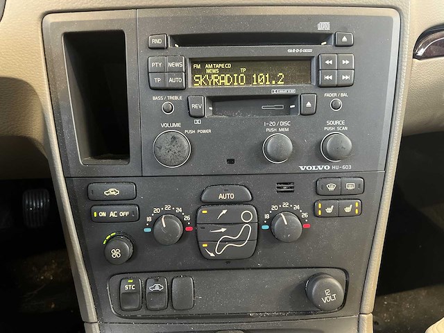 Volvo v70 2.4 benzine | tj-306-j - afbeelding 8 van  35