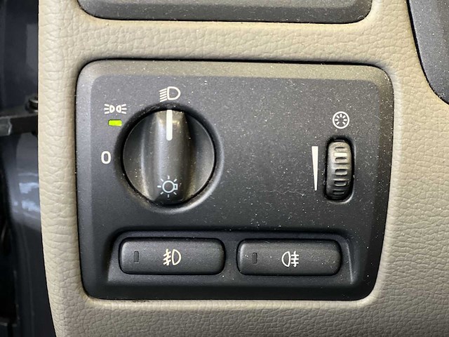 Volvo v70 2.4 benzine | tj-306-j - afbeelding 34 van  35