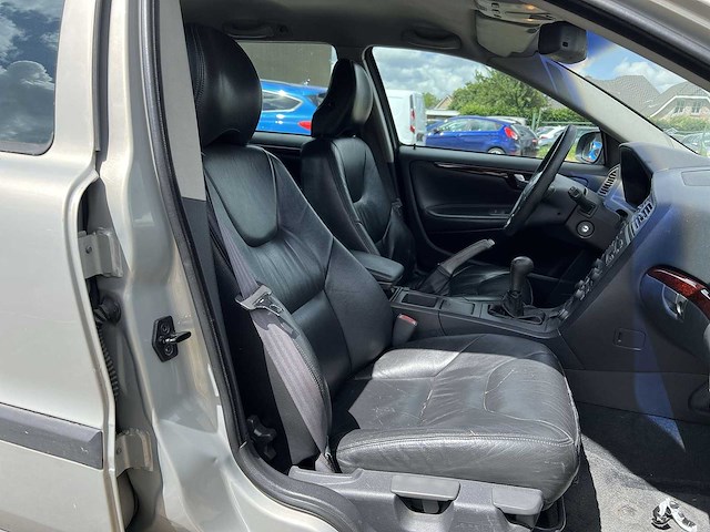 Volvo v70 2.4 comfort line 2001 | 26-gn-tz - afbeelding 10 van  15