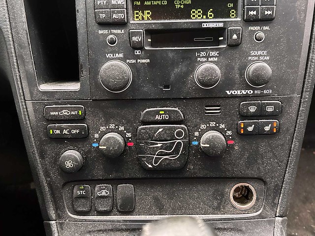 Volvo v70 2.4 comfort line 2003 | 49-lv-nj - afbeelding 35 van  36