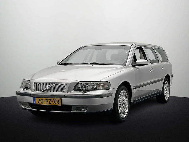 Volvo v70 2.4 comfort line 2005 | 20-pz-xr - afbeelding 1 van  50