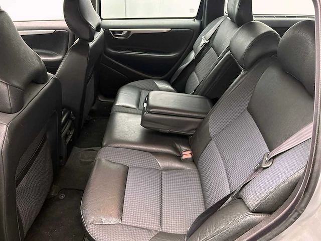 Volvo v70 2.4 comfort line 2005 | 20-pz-xr - afbeelding 24 van  31