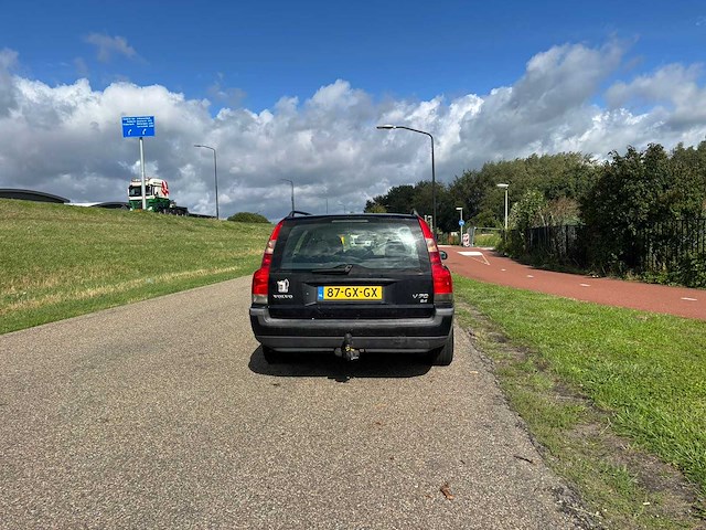 Volvo v70 2.4 comfort line | 87-gx-gx i - afbeelding 3 van  13