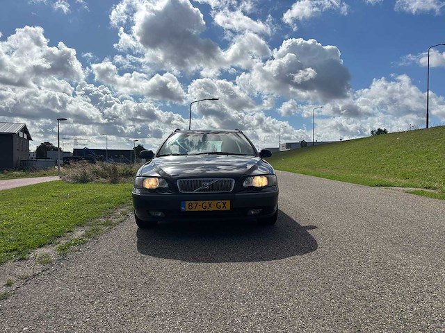 Volvo v70 2.4 comfort line | 87-gx-gx i - afbeelding 4 van  13