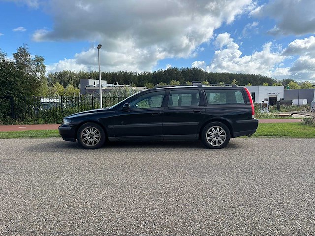 Volvo v70 2.4 comfort line | 87-gx-gx i - afbeelding 11 van  13
