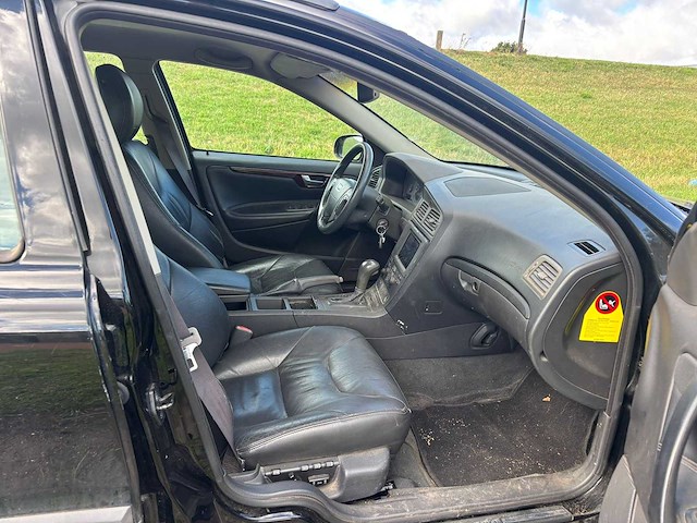 Volvo v70 2.4 comfort line | 87-gx-gx i - afbeelding 12 van  13