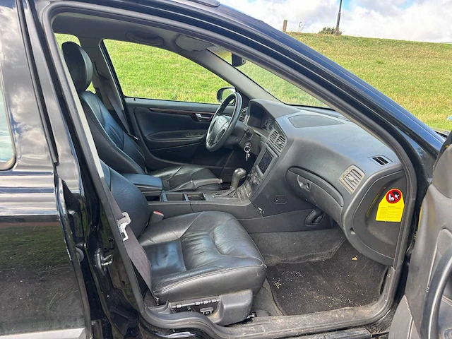Volvo v70 2.4 comfort line | 87-gx-gx i - afbeelding 12 van  13