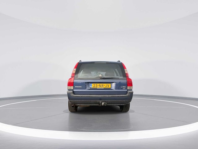 Volvo v70 2.4 d5 automaat | 23-nr-jv i - afbeelding 2 van  22