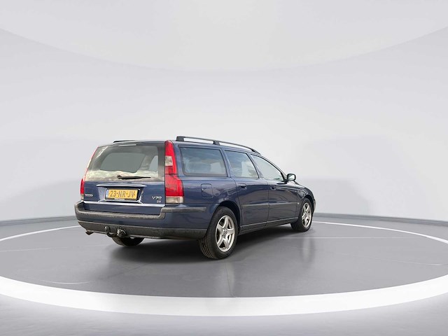 Volvo v70 2.4 d5 automaat | 23-nr-jv i - afbeelding 3 van  22