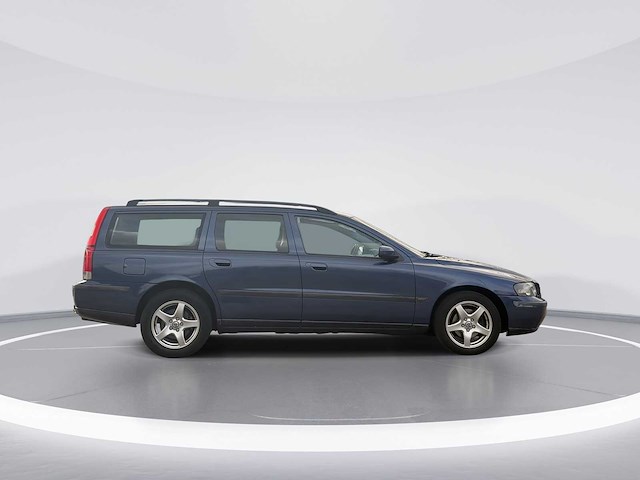 Volvo v70 2.4 d5 automaat | 23-nr-jv i - afbeelding 4 van  22