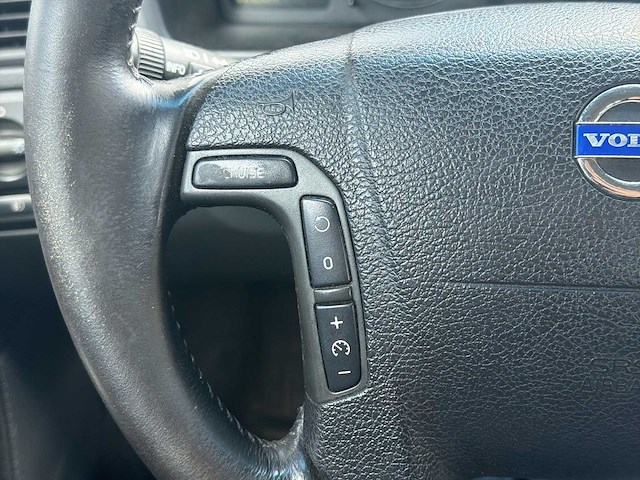 Volvo v70 2.4 d5 automaat | 23-nr-jv i - afbeelding 6 van  22