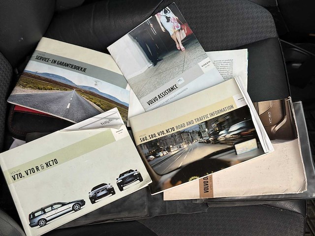 Volvo v70 2.4 d5 automaat | 23-nr-jv i - afbeelding 18 van  22