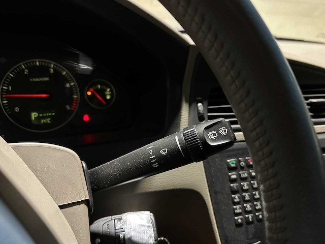 Volvo v70 2.4 d5 geartronic edition ii 163pk 2003, 82-ksr-8 youngtimer - afbeelding 23 van  38