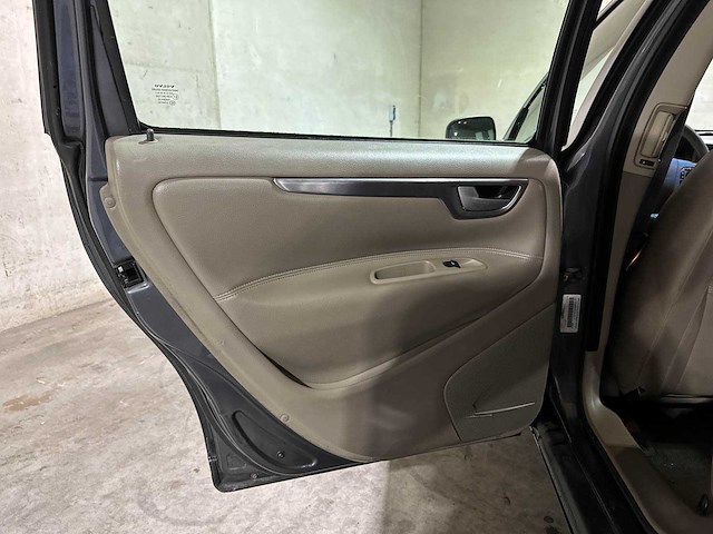 Volvo v70 2.4 d5 geartronic edition ii 163pk 2003, 82-ksr-8 youngtimer - afbeelding 30 van  38