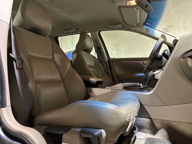 Volvo v70 2.4 d5 geartronic edition ii 163pk 2003, 82-ksr-8 youngtimer - afbeelding 36 van  38