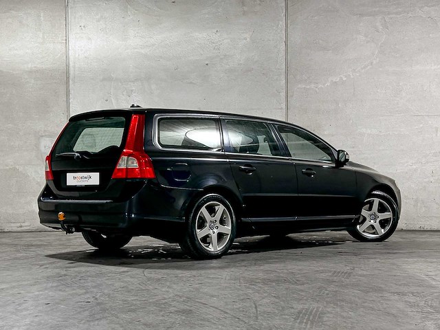 Volvo v70 2.4 d5 momentum 185pk 2008 (origineel-nl), 23-hhf-4 - afbeelding 3 van  57