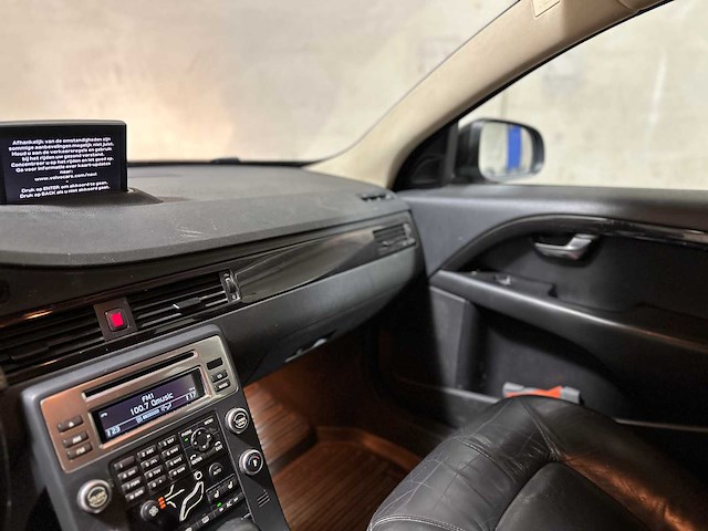 Volvo v70 2.4 d5 momentum 185pk 2008 (origineel-nl), 23-hhf-4 - afbeelding 11 van  57