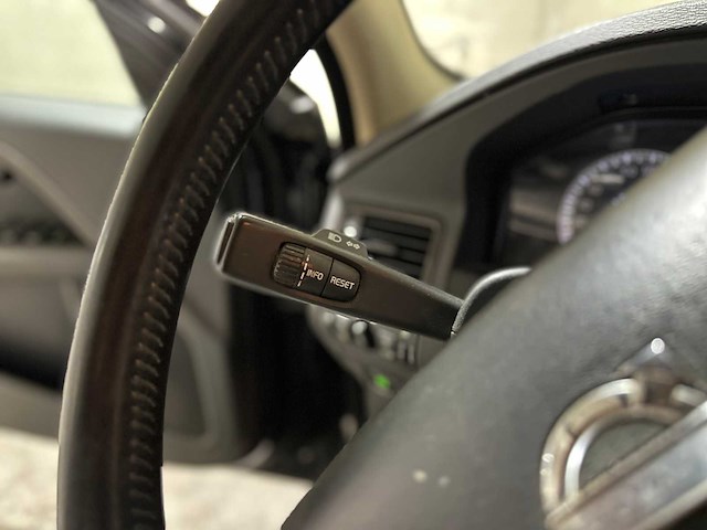 Volvo v70 2.4 d5 momentum 185pk 2008 (origineel-nl), 23-hhf-4 - afbeelding 16 van  57