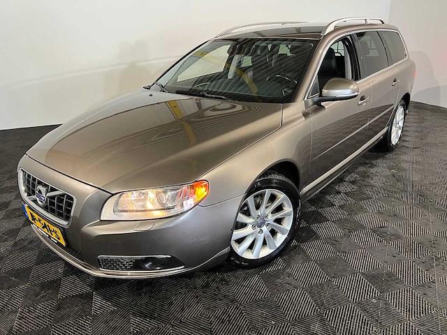 Volvo v70 2.4 d5 summum, jp-541-s - afbeelding 1 van  14