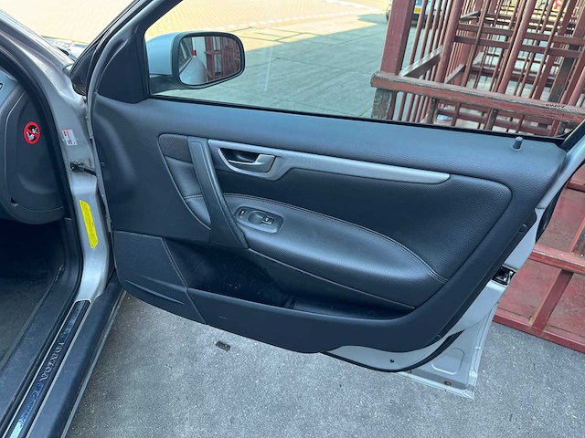 Volvo v70 2.4 edition ii 20-sp-dt - afbeelding 13 van  16